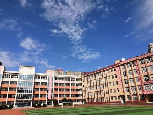 重庆市巫山职业教育中心2023年开设了什么专业?